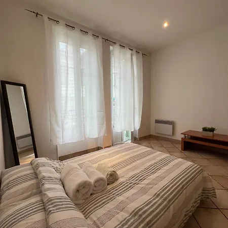 Grand Dans Le Centre De Nice